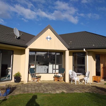 My Place Bnb Tuatapere Exterior photo